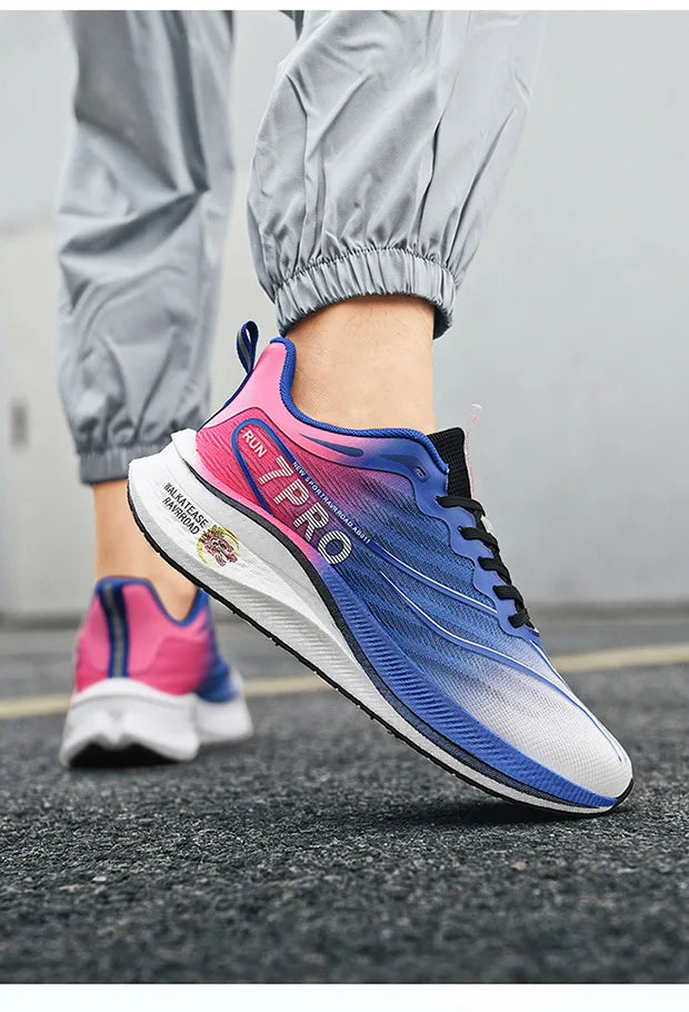 Hardloopschoenen met carbonplaat en geavanceerde demping