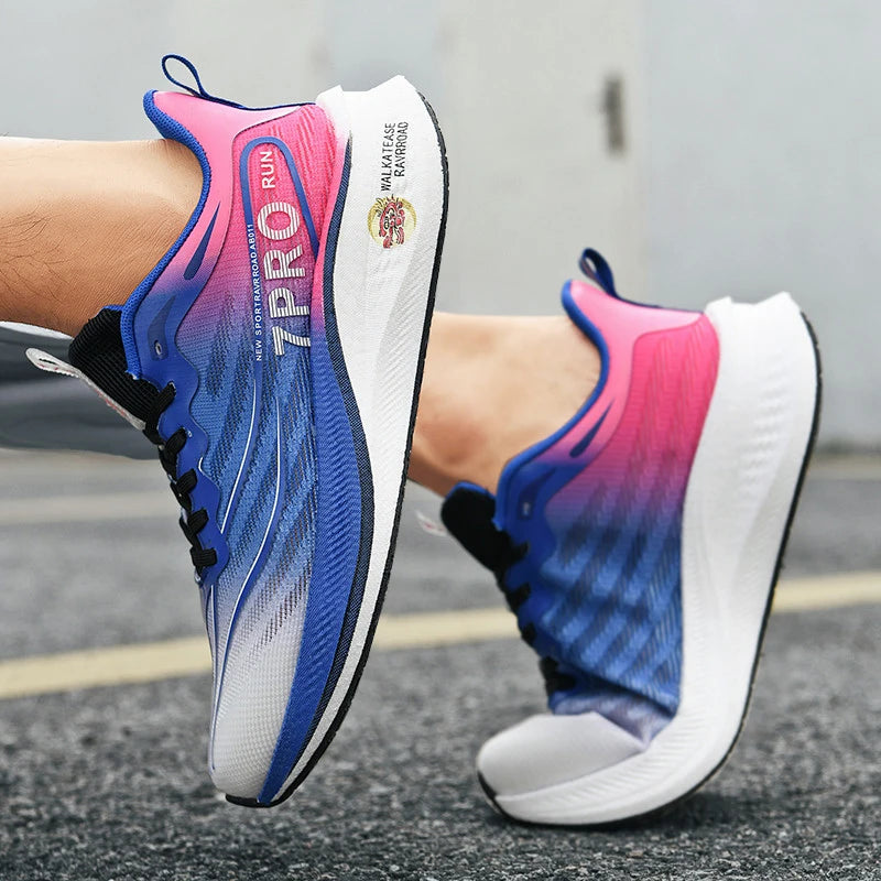 Hardloopschoenen met carbonplaat en geavanceerde demping