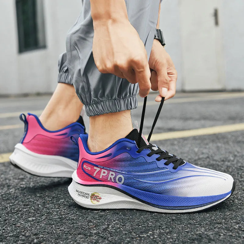 Hardloopschoenen met carbonplaat en geavanceerde demping